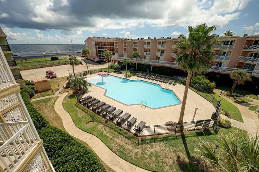 Charming Waterfront Condo Galveston Exterior photo